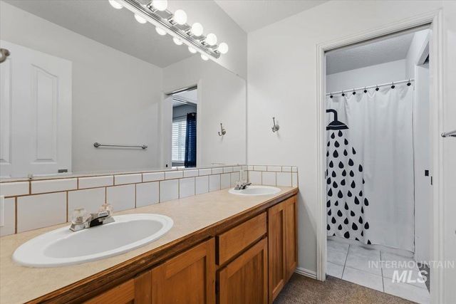 329 Palace Way, Nampa, ID 83687