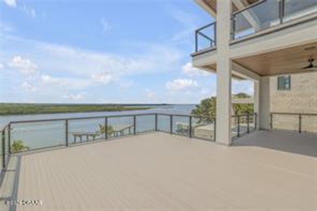 1194 N Peninsula Avenue, New Smyrna Beach, FL 32169