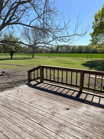 1374 Fm 744, Hubbard, TX 76648