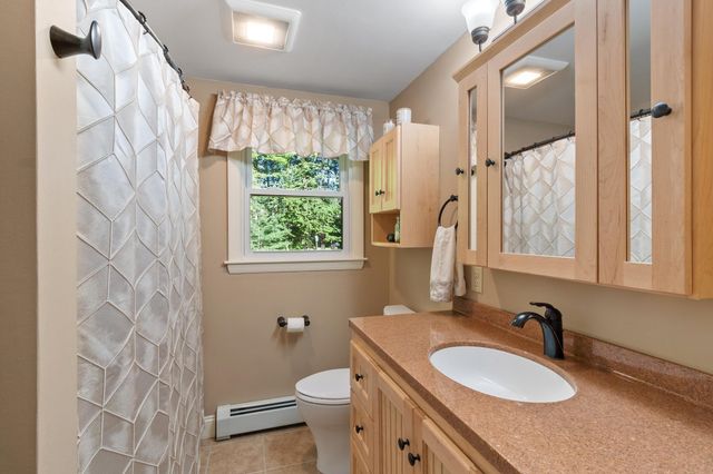 9 Sherwood Road, Londonderry, NH 03053