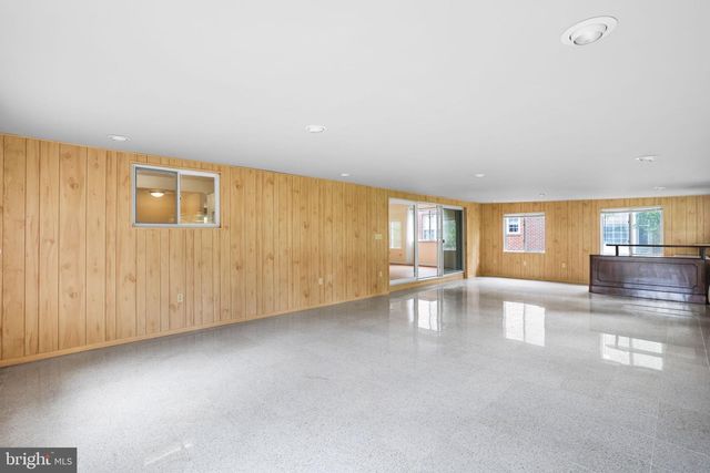 6928 WINTERBERRY LN, Bethesda, MD 20817