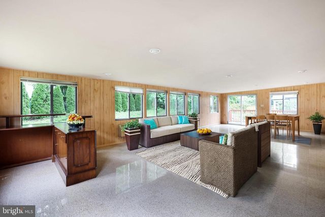 6928 WINTERBERRY LN, Bethesda, MD 20817