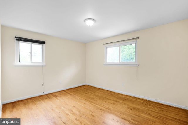 6928 WINTERBERRY LN, Bethesda, MD 20817