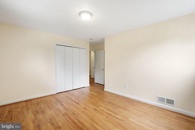 6928 WINTERBERRY LN, Bethesda, MD 20817