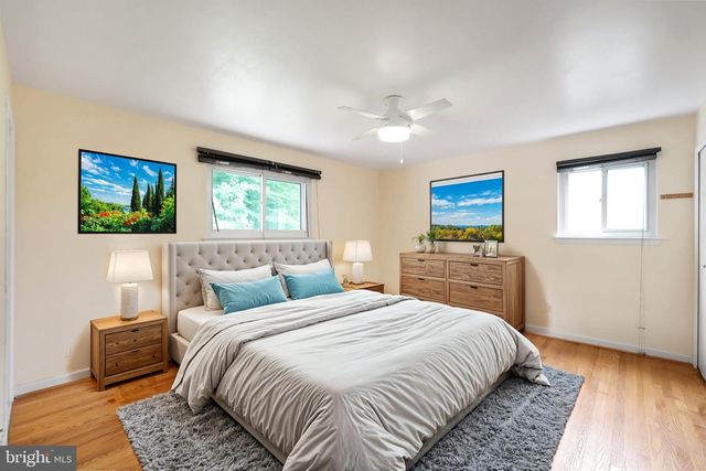 6928 WINTERBERRY LN, Bethesda, MD 20817