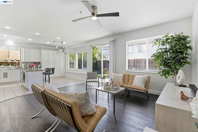 27433 Whitman St., Hayward, CA 94544