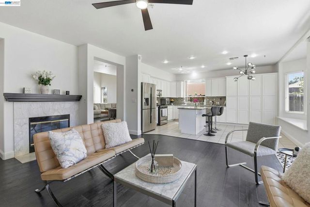 27433 Whitman St., Hayward, CA 94544