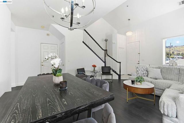 27433 Whitman St., Hayward, CA 94544