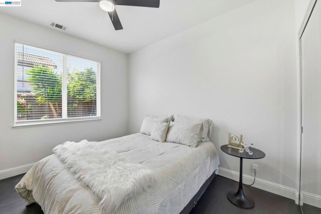 Image 11 of property listing at 27433 Whitman St., Hayward, CA 94544