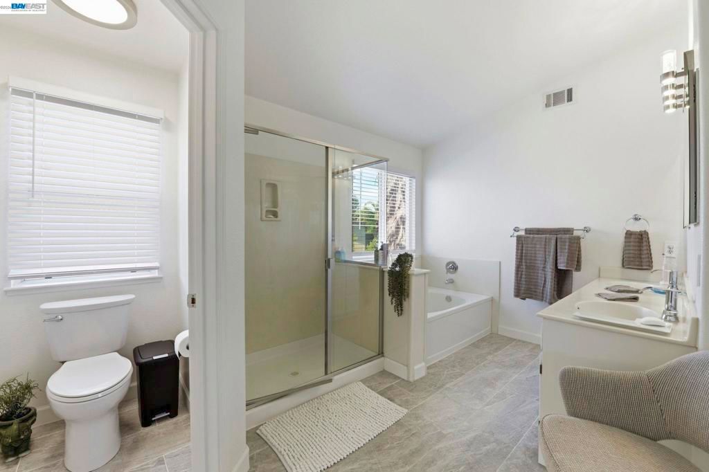 Image 13 of property listing at 27433 Whitman St., Hayward, CA 94544