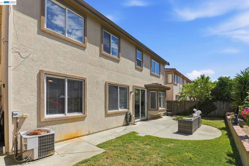 Image 15 of property listing at 27433 Whitman St., Hayward, CA 94544