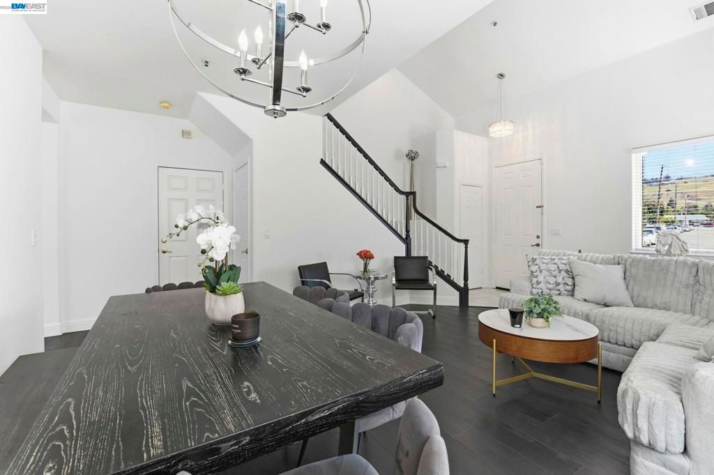 Image 6 of property listing at 27433 Whitman St., Hayward, CA 94544