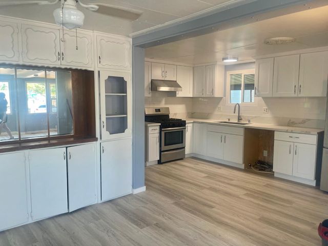 200 Doolittle Dr, Roseville, CA 95747