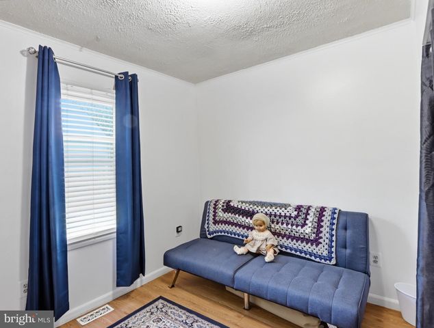 8176 LEA RD, Pasadena, MD 21122