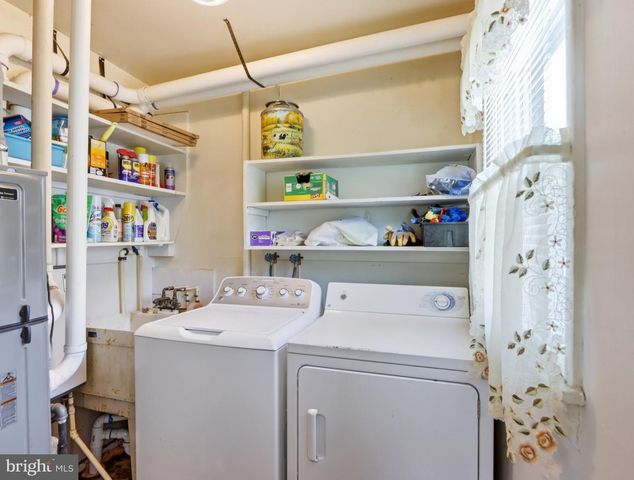 8176 LEA RD, Pasadena, MD 21122