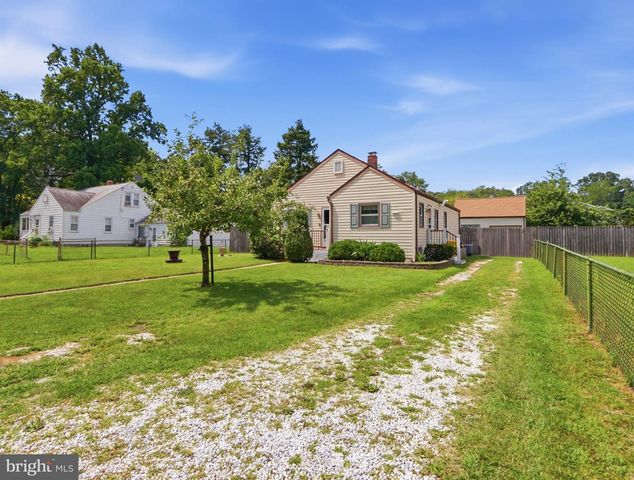 8176 LEA RD, Pasadena, MD 21122