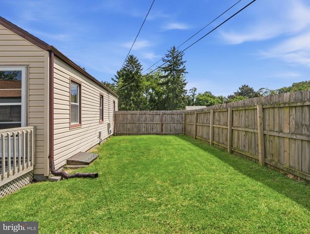 8176 LEA RD, Pasadena, MD 21122
