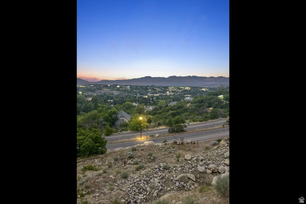 Image 5 of property listing at 10471 S Wasatch Blvd Unit 27, Sandy, UT 84092