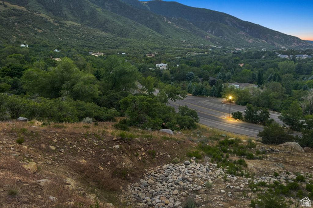 Image 6 of property listing at 10471 S Wasatch Blvd Unit 27, Sandy, UT 84092