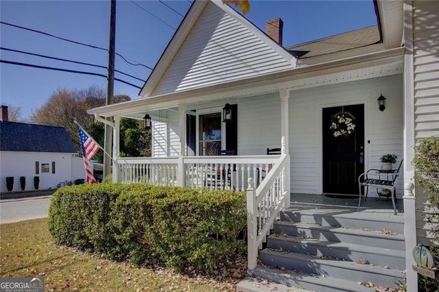 27 N Broad Street, Porterdale, GA 30014