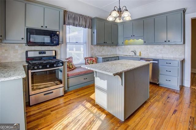 27 N Broad Street, Porterdale, GA 30014