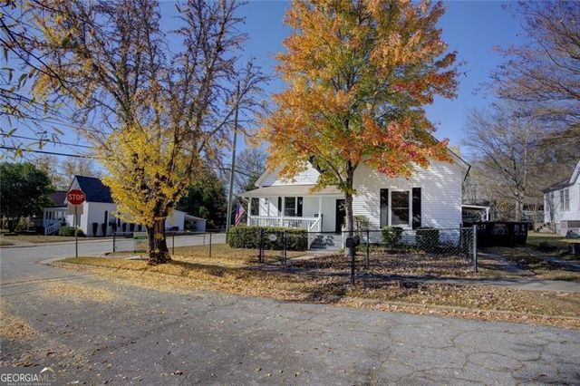 27 N Broad Street, Porterdale, GA 30014