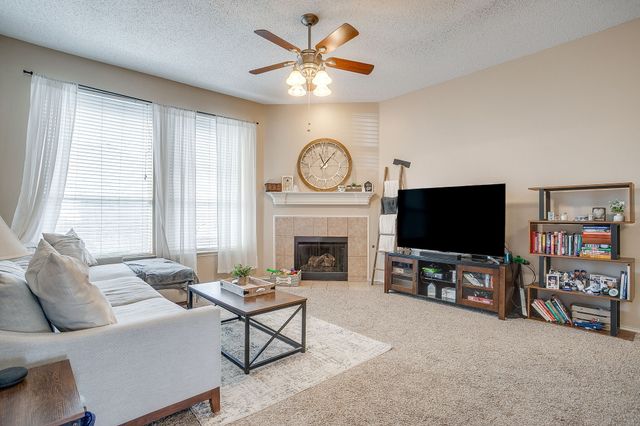 8136 Zion Trail, Fort Worth, TX 76137