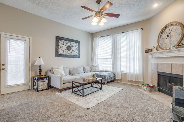 8136 Zion Trail, Fort Worth, TX 76137