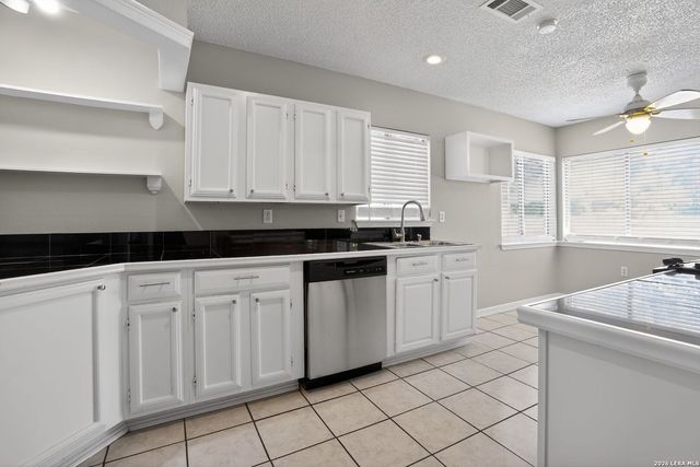 9150 PARK TRL, San Antonio, TX 78250