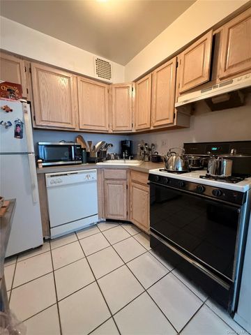 172-39 HIGHLAND AVE 4H, Jamaica Estates, NY 11432