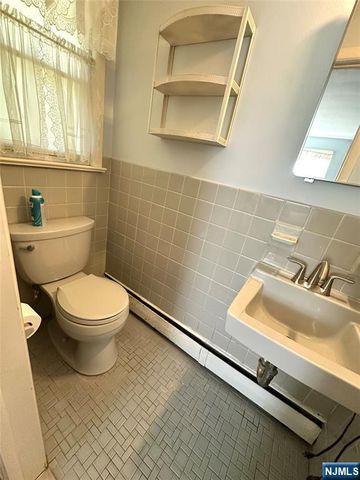 622 Valley Court, Twp Of Washington, NJ 07676