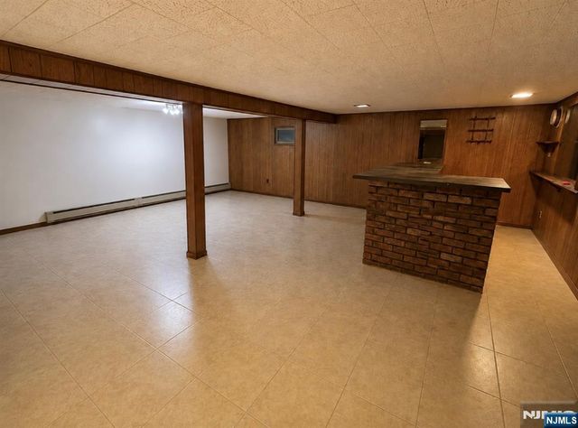 622 Valley Court, Twp Of Washington, NJ 07676