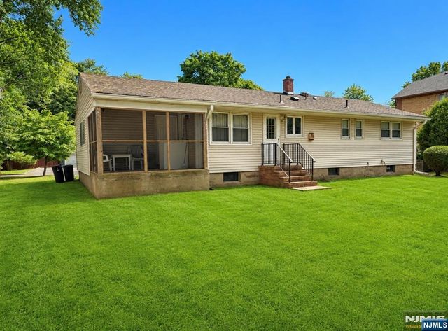622 Valley Court, Twp Of Washington, NJ 07676