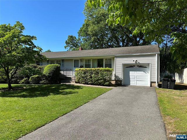 622 Valley Court, Twp Of Washington, NJ 07676