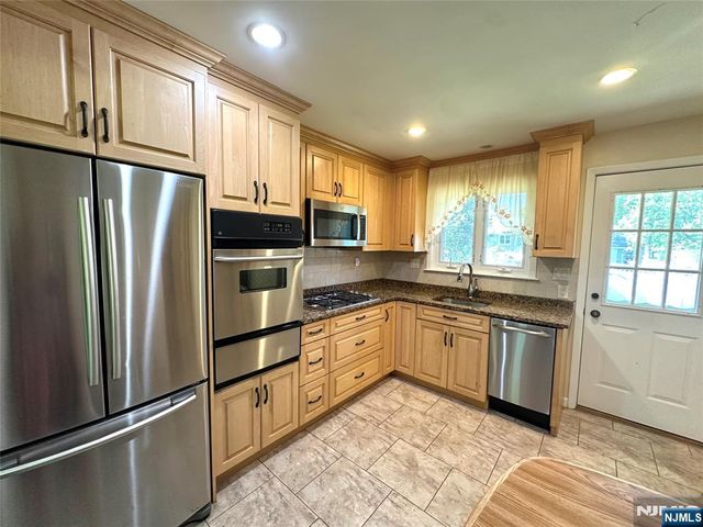 622 Valley Court, Twp Of Washington, NJ 07676