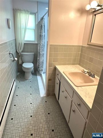 622 Valley Court, Twp Of Washington, NJ 07676