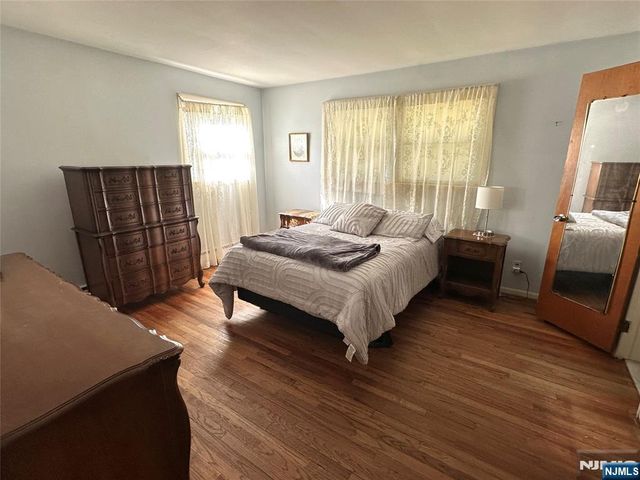 622 Valley Court, Twp Of Washington, NJ 07676