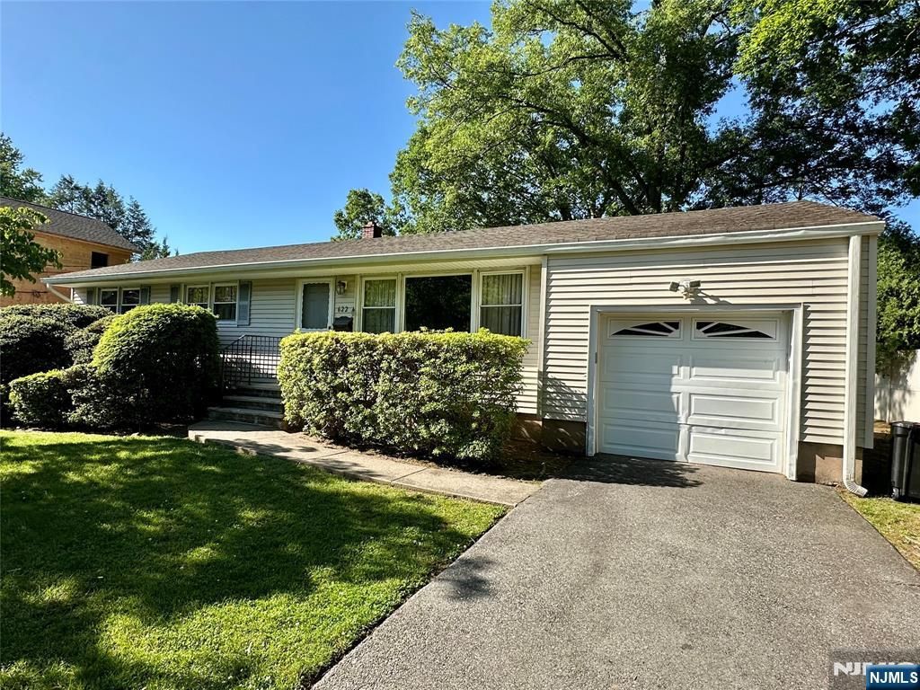 622 Valley Court, Twp Of Washington, NJ 07676