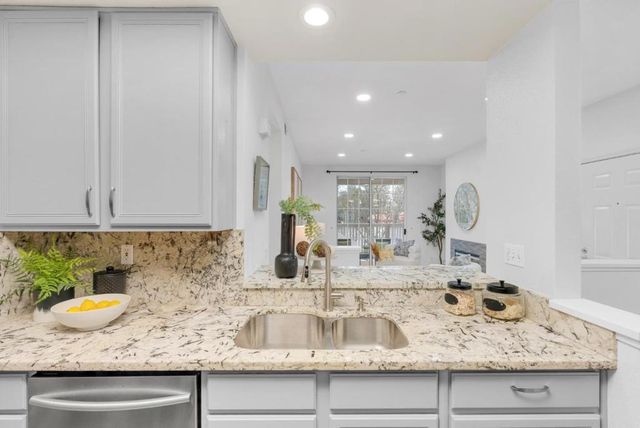 601 Arcadia Terrace 202, Sunnyvale, CA 94085