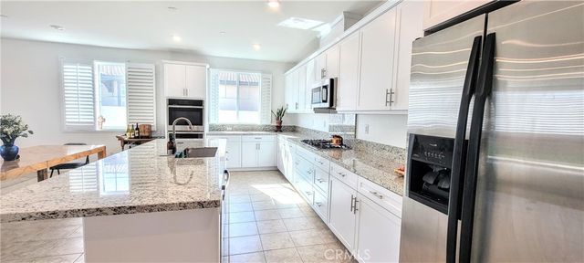 30564 Oak Summit Dr, Menifee, CA 92584