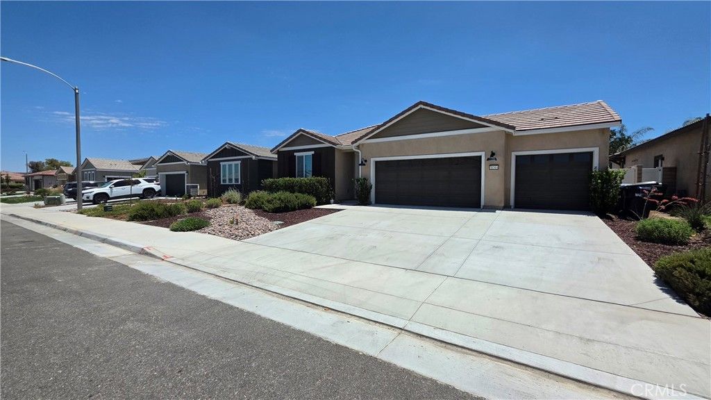 Image 2 of property listing at 30564 Oak, Menifee, CA 92584