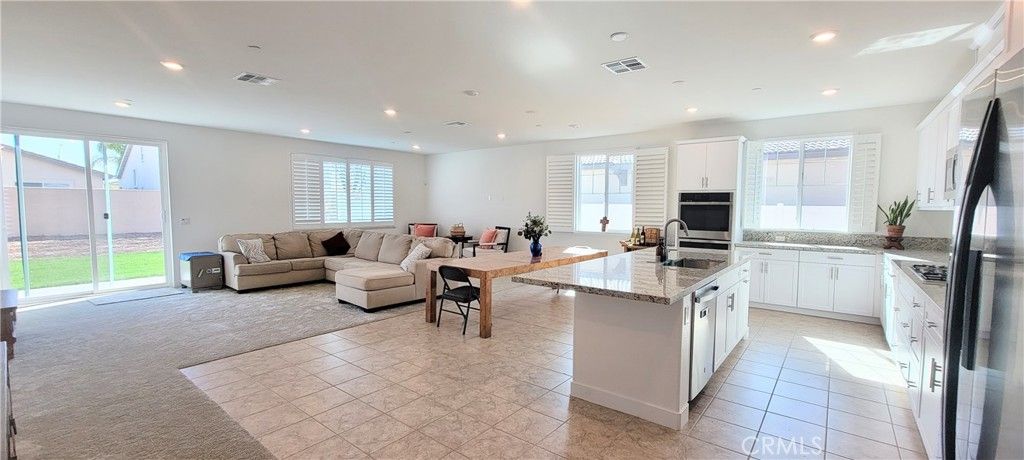 Image 4 of property listing at 30564 Oak, Menifee, CA 92584