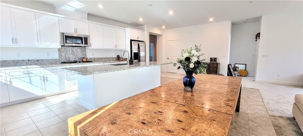 Image 5 of property listing at 30564 Oak, Menifee, CA 92584
