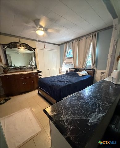 1435 Hillcrest Forest, Canyon Lake, TX 78133