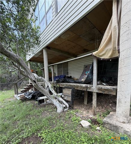 1435 Hillcrest Forest, Canyon Lake, TX 78133