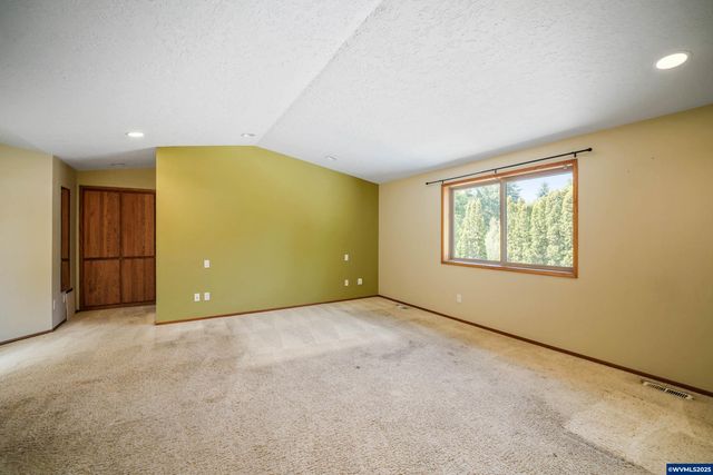 3212 Terrace NW Dr, Albany, OR 97321