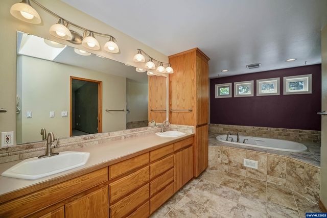 3212 Terrace NW Dr, Albany, OR 97321