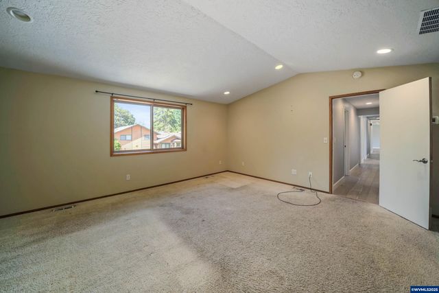 3212 Terrace NW Dr, Albany, OR 97321