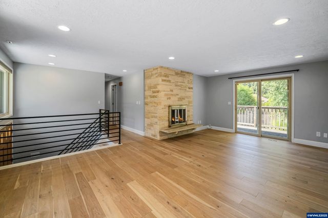 3212 Terrace NW Dr, Albany, OR 97321