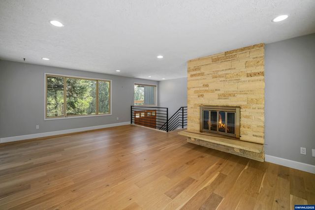 3212 Terrace NW Dr, Albany, OR 97321